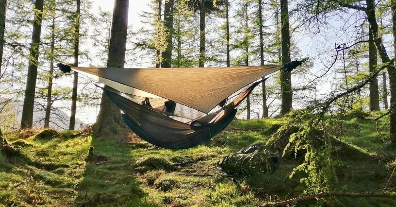 Outdoor hojdacia sieť v lese ideálna na dobrodružstvá v prírode