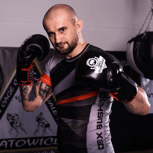Boxerské rukavice DBX BUSHIDO so systémom Wrist Protect black Bb2