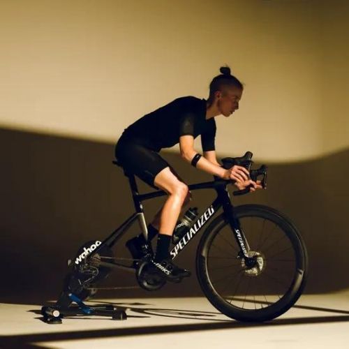 Cyklistický trenažér Wahoo Kickr Smart Power Trainer (V5) čierny WFBKTR120