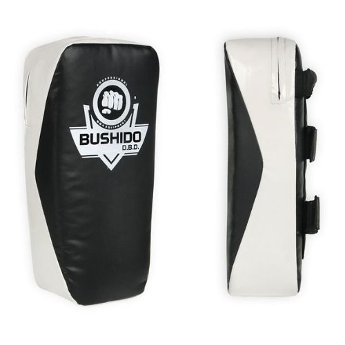 Thajský tréningový štít Bushido čierny PAO T42