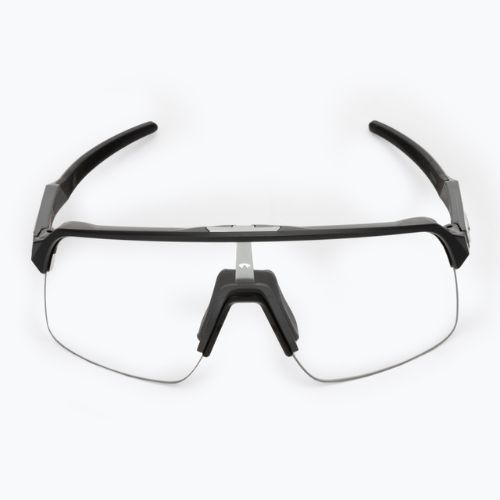 Cyklistické okuliare Oakley Sutro Lite matný karbón/čierne fotochromatické okuliare OO9463