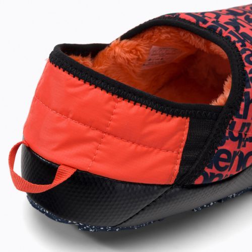 Dámske zimné papuče The North Face Thermoball Traction Mule V oranžové NFA3V1HIIR1
