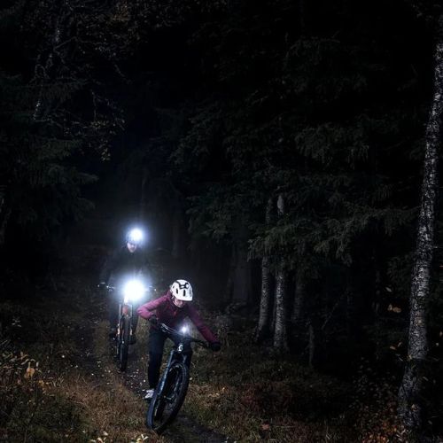 Svetlomet Silva Exceed 4R čierny 37982