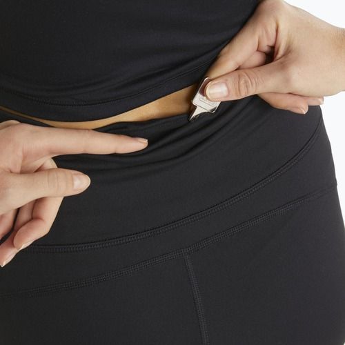 Dámske tréningové šortky PUMA Studio Foundation Short Tight black 521609 01