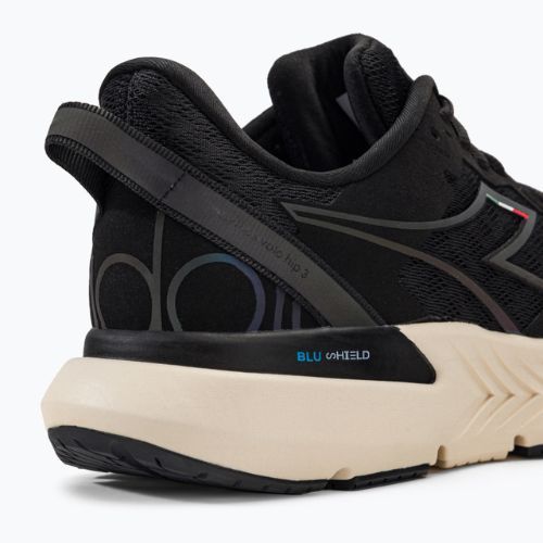 Pánska bežecká obuv Diadora Mythos Blushield Volo Hip 3 black DD-101.179089-C2609