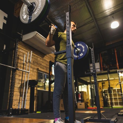 Sveltus nezávislý stojan na drepy x2 čierny