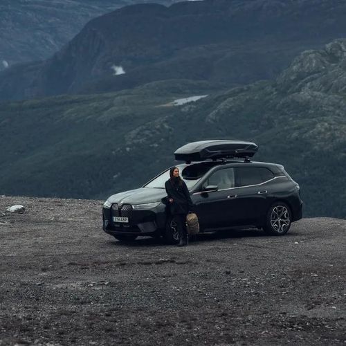 Čierny lesklý strešný box Thule Motion 3 M