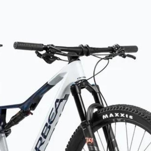 Horský bicykel Orbea Oiz M30 2024 halo silver/blue carbon view