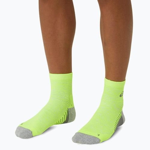 Ponožky na behanie ASICS Performance Run Quarter safety yellow