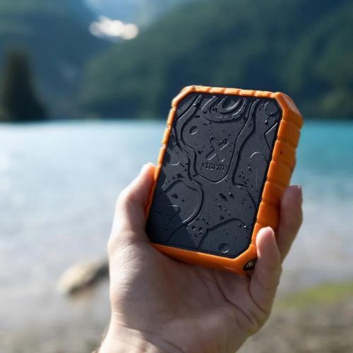 Powerbank Xtorm Rugged Pro 20000 mAh 20W čierna/oranžová