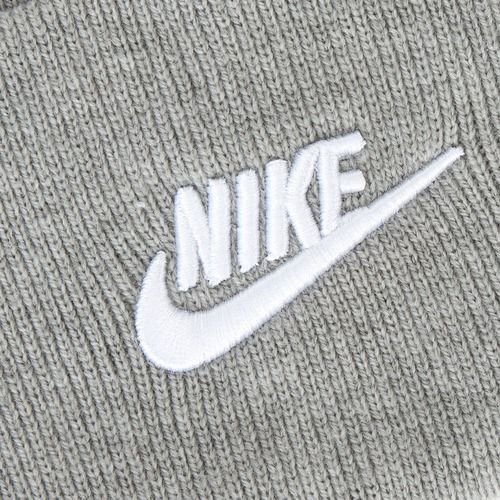 Zimná čiapka Nike Peak Futura Beanie tmavo šedá heather/white