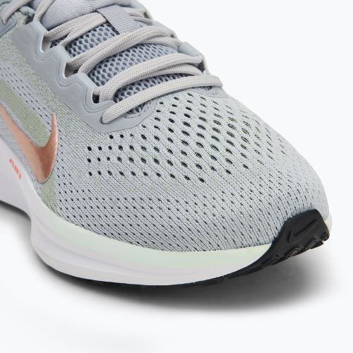 Dámska bežecká obuv Nike Winflo 11 wolf grey/olive aura/lightpumice/metallicredbronze