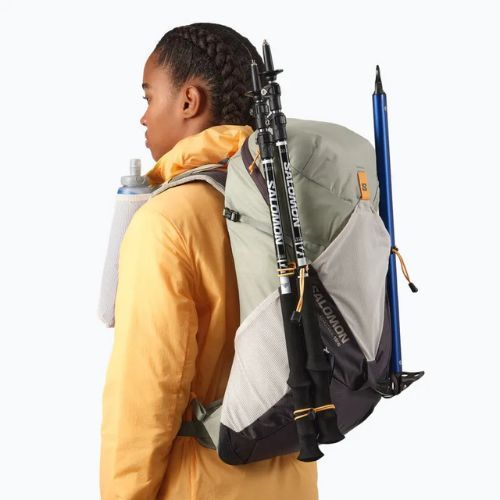 Dámsky turistický batoh Salomon Aerotrek 18 l M-L seagrass/silver cloud/nine iron