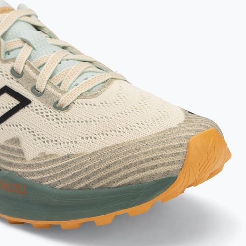 Dámske bežecké topánky New Balance FuelCell Venym calcium
