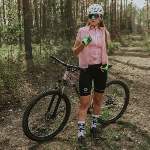 Dámske cyklistické šortky ATTABO Kirun Pro WMNS Bib Shorts Cargo black