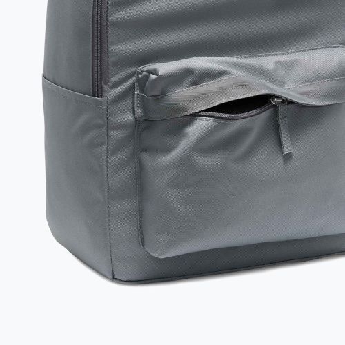 Batoh Nike Heritage 25 l smoke grey/smoke grey/white