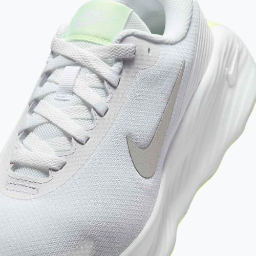 Dámske topánky Nike Promina white/metallic silver/barely volt
