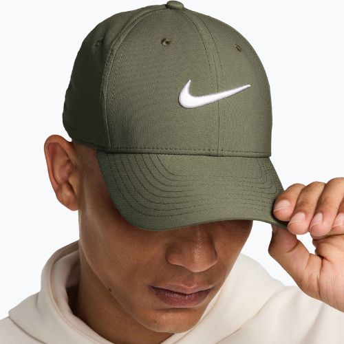 Šiltovka Nike Dri-FIT Club medium olive/white
