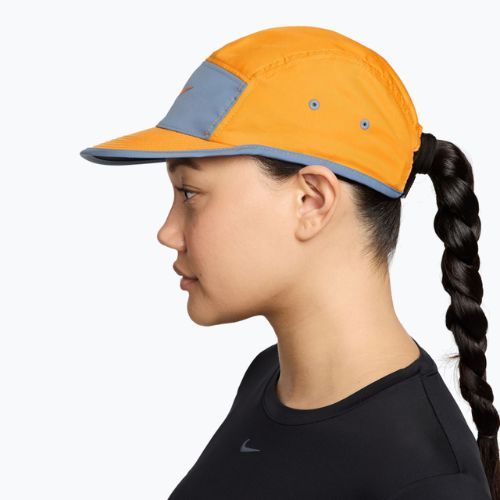Šiltovka Nike Dri-Fit Fly sundial/work blue/bright ceramic