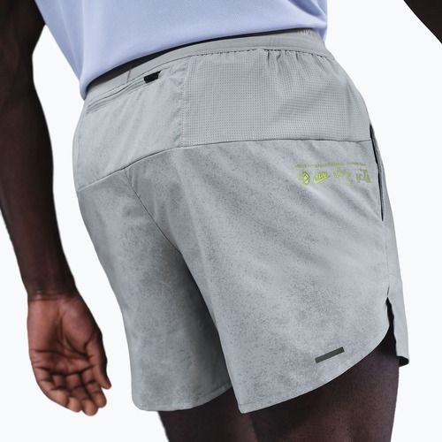 Pánske bežecké šortky Nike Stride Brief-Lined 5" light smoke grey