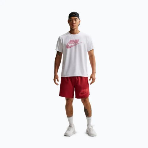 Pánske šortky Nike Challenger Dri-Fit Brief-Lined 7" team crimson/light crimson