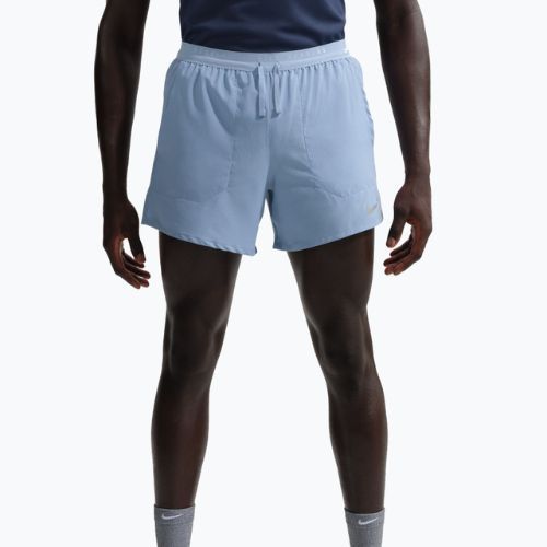 Pánske šortky Nike Stride Dri-Fit s podšívkou 5" pracovná modrá