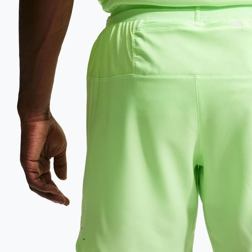 Pánske bežecké šortky Nike Stride Dri-Fit 2in1 7" lime blast