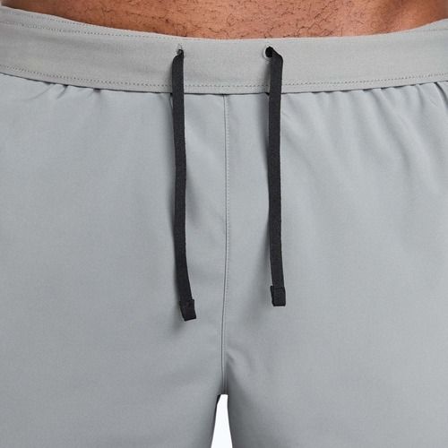 Pánske šortky Nike Dri-Fit Challenger 5" 2in1 smoke grey/dark smoke grey
