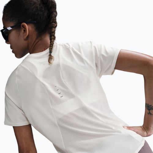 Dámske bežecké tričko Nike Swift Dri-Fit sail