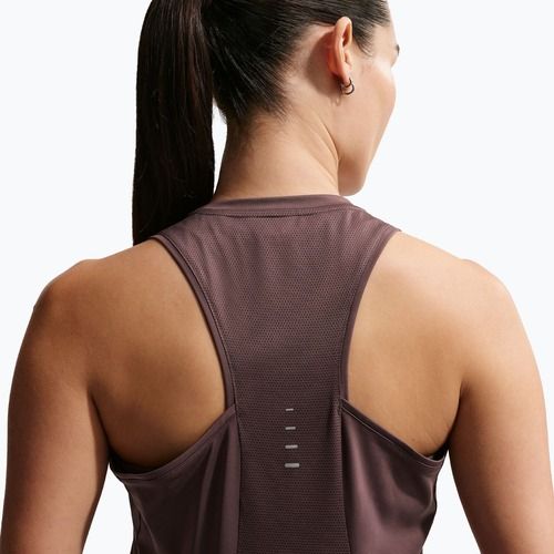 Dámske bežecké tričko Nike Swift Dri-Fit tattoo