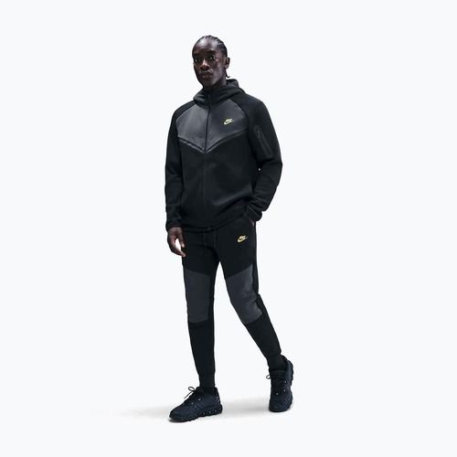 Pánske nohavice Nike Tech Joggers black/dark smoke grey/metallic gold