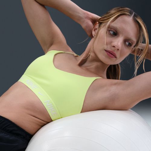 Dámska športová podprsenka Nike Dri-Fit Indy Light Support light lemon twist/white pearl