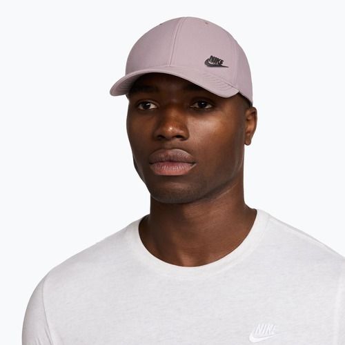 Šiltovka Nike Dri-Fit Club light violet ore/metallic silver