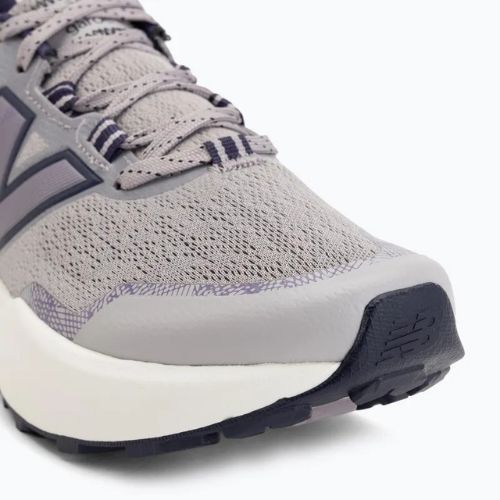 Dámske bežecké topánky New Balance Fresh Foam Garoe V2 truffle salt/boysenberry/black