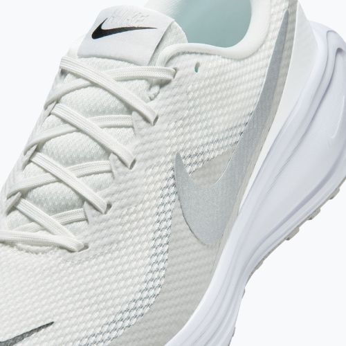 Pánske bežecké topánky Nike Revolution 8 summit white/white/metallic silver