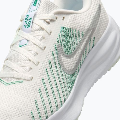 Dámske bežecké topánky Nike Run Defy summit white/white/metallic silver