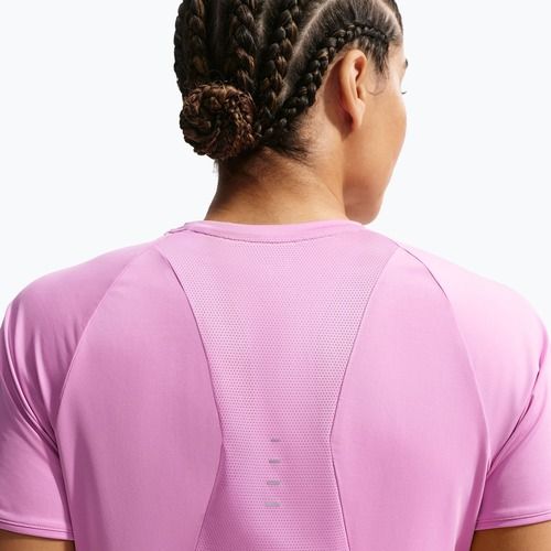 Dámske bežecké tričko Nike Swift Dri-Fit light magenta