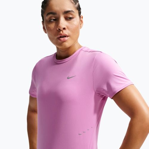 Dámske bežecké tričko Nike Swift Dri-Fit light magenta