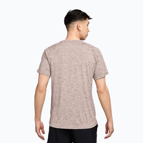 Pánske bežecké tričko Nike Stride ADV silt red