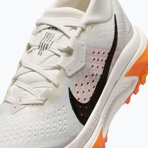 Dámske bežecké topánky Nike ACG Zegama Trail summit white/phantom/safety orange/black