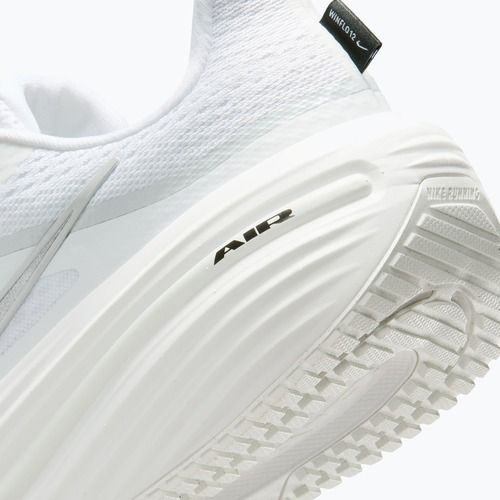 Pánske bežecké topánky Nike Winflo 12 white/summit white/metallic silver