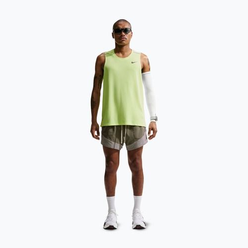 Pánske bežecké šortky Nike Stride Dri-Fit Brief-Lined 5" light army/spruce fog