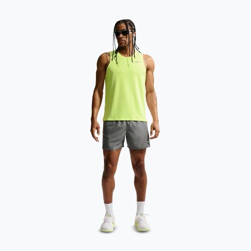 Pánske bežecké šortky Nike Miler Dri-Fit 2in1 5" smoke grey/smoke grey
