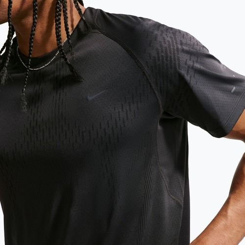Pánske bežecké tričko Nike Stride Dri-Fit ADV off noir/black