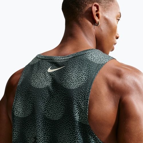 Pánske bežecké tričko Nike Stride Dri-Fit ADV black spruce