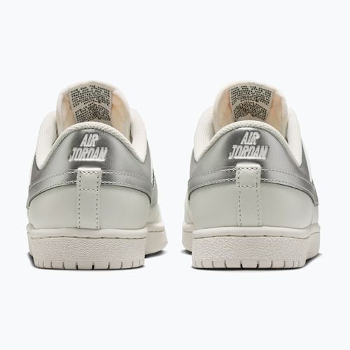 Dámske topánky Air Jordan Skyline Low swan/black/metallic silver