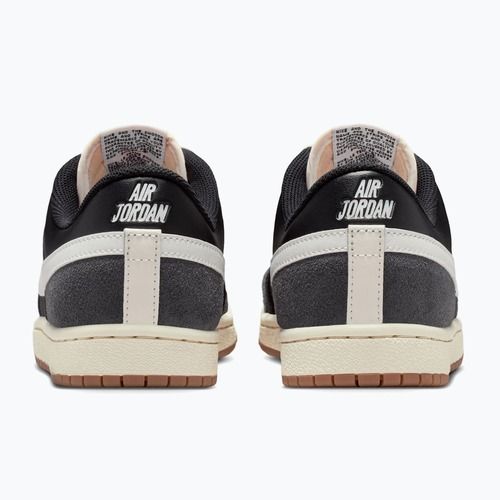 Dámske topánky Nike Air Jordan Skyline Low black/sail/gum med brown/summit white