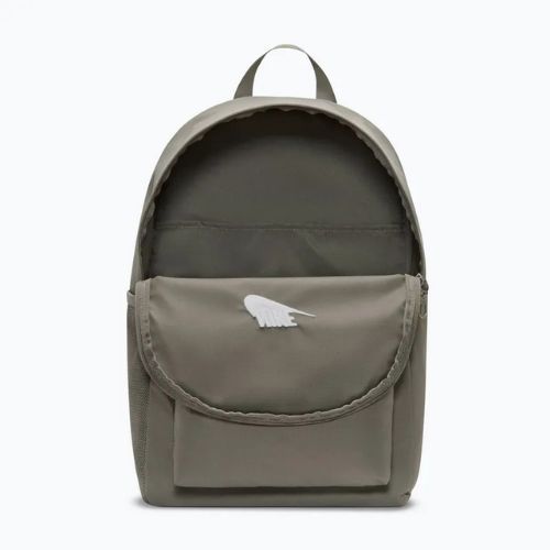 Mestský batoh Nike Heritage 23 l light army/white