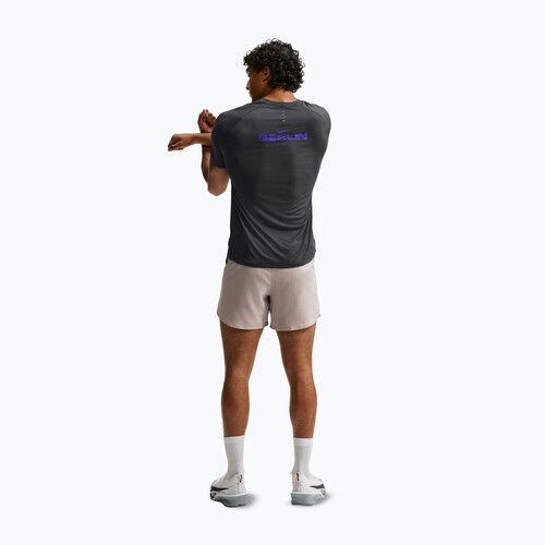 Pánske bežecké tričko Nike Stride anthracite