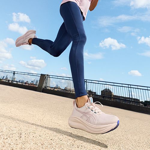 Dámske bežecké topánky ASICS Gel-Nimbus 28 white/sun coral